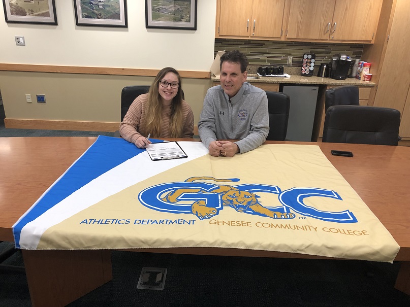 Photo of Jaeleigh Cruz signing